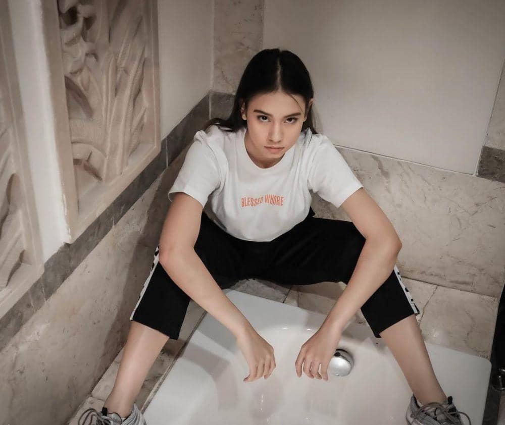 Instagram.com/naomi.paulinda