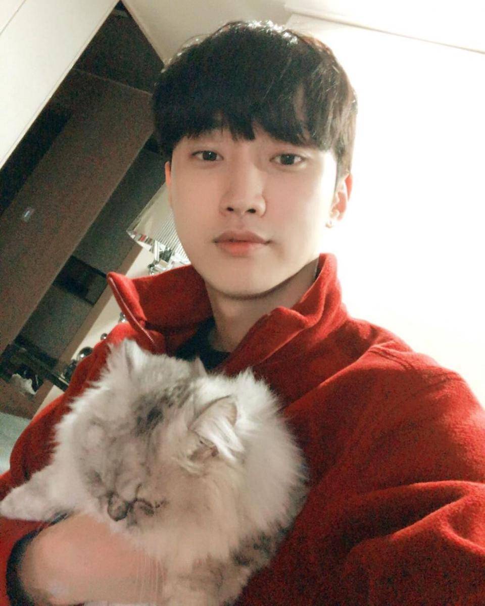 instagram.com/jinyoung0423/