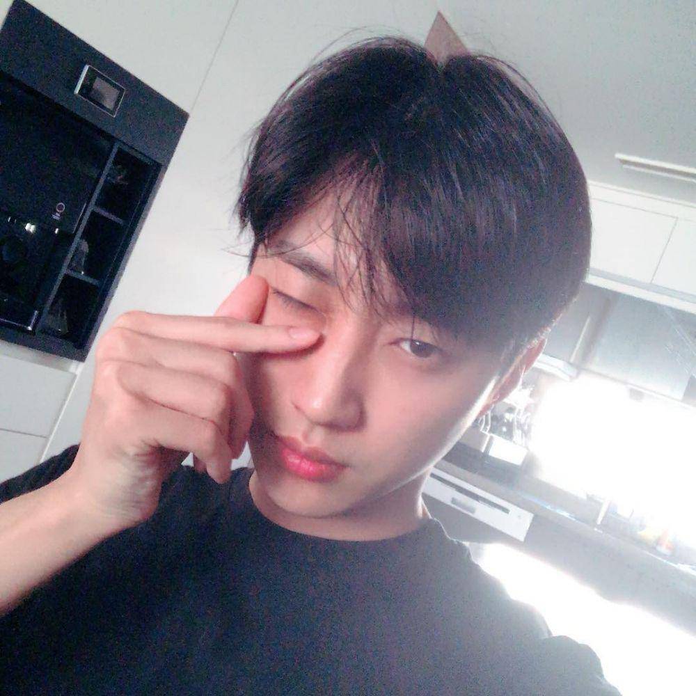 instagram.com/jinyoung0423/