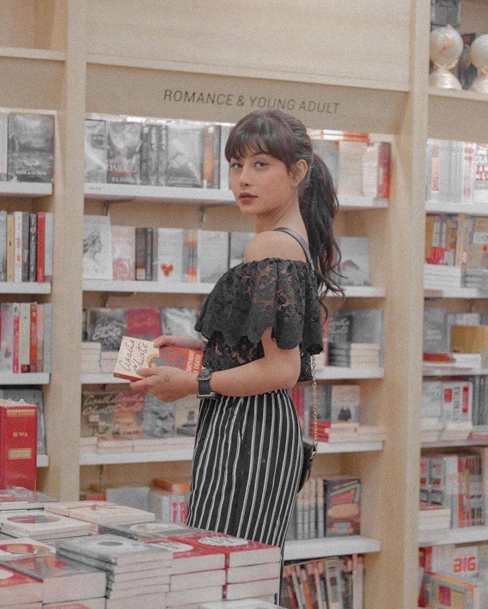 instagram.com/awkarin