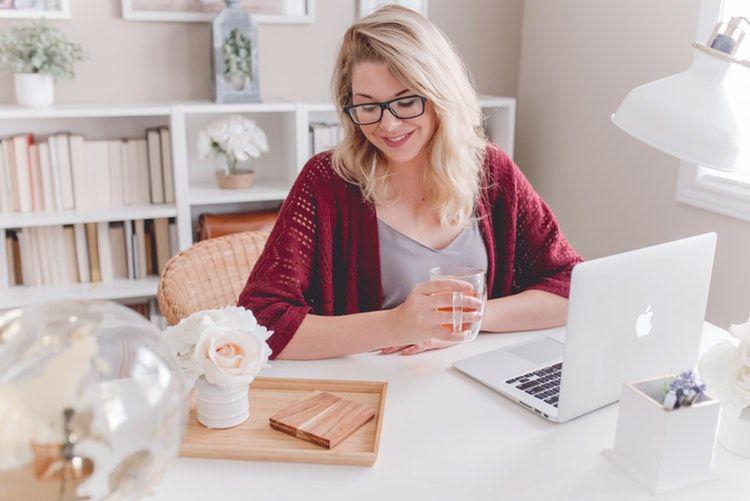 5 Cara Ampuh Kembalikan Semangat Kerja Saat Suasana Hati Tidak Menentu