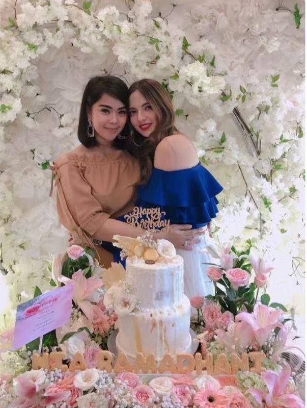 instagram.com/ayuwirautami