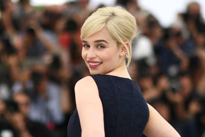5 Kebiasaan Emilia Clarke yang Bikin Pesonanya Menawan, Bisa Dicontoh