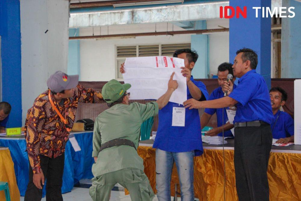 Diwarnai Kericuhan, Begini 14 Foto Pencoblosan di Pengungsian Syiah
