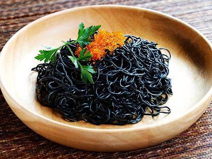 7 Olahan Makanan Lezat Dari Bahan Arang, Pewarna Alami