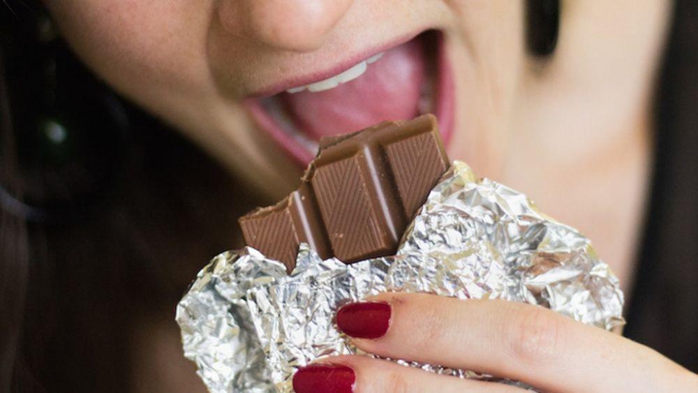 Alasan Mengapa Coklat Kemasan Dibungkus Alumunium Foil Berlapis Kertas