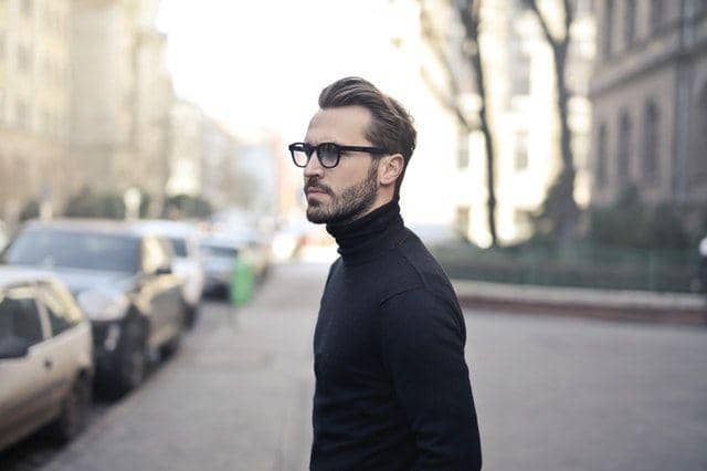 10 Item Fashion yang Bikin Cewek Ilfeel Bila Dipakai Pria, Duh!