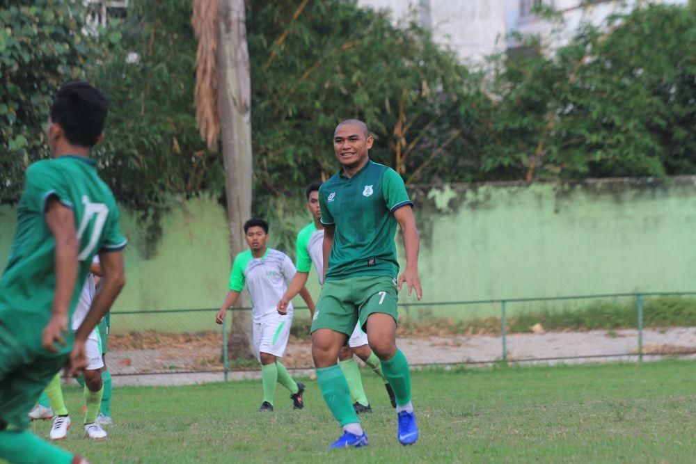 Awali Ramadan, Eks Penyerang PSMS Berbagi Sembako kepada Para Janda