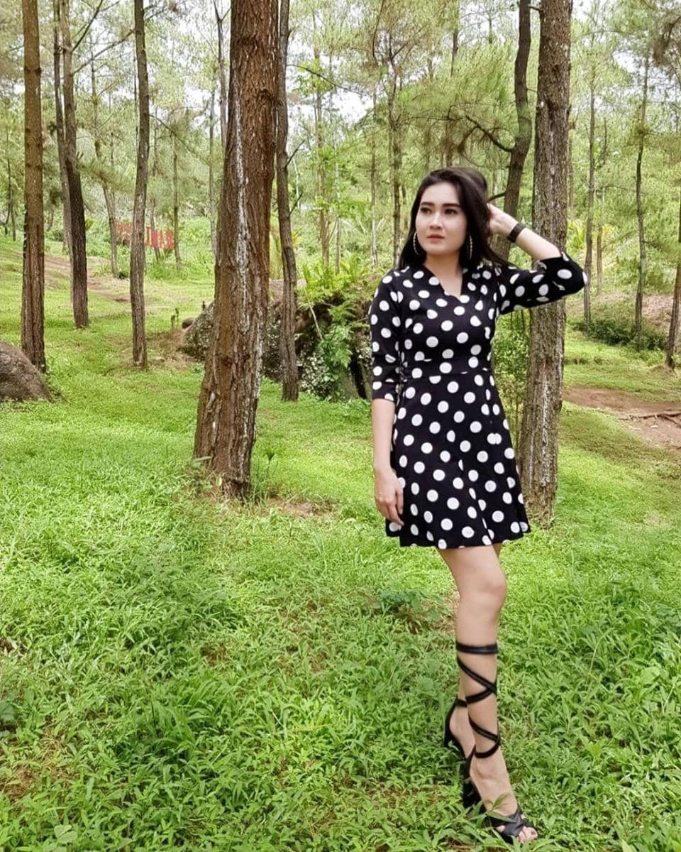 instagram.com/nellakharisma