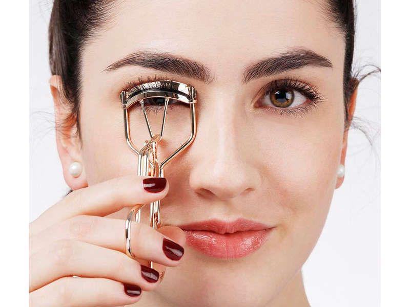 5 Kesalahan yang Sering Dilakukan Saat Menggunakan Eyelash Curler!