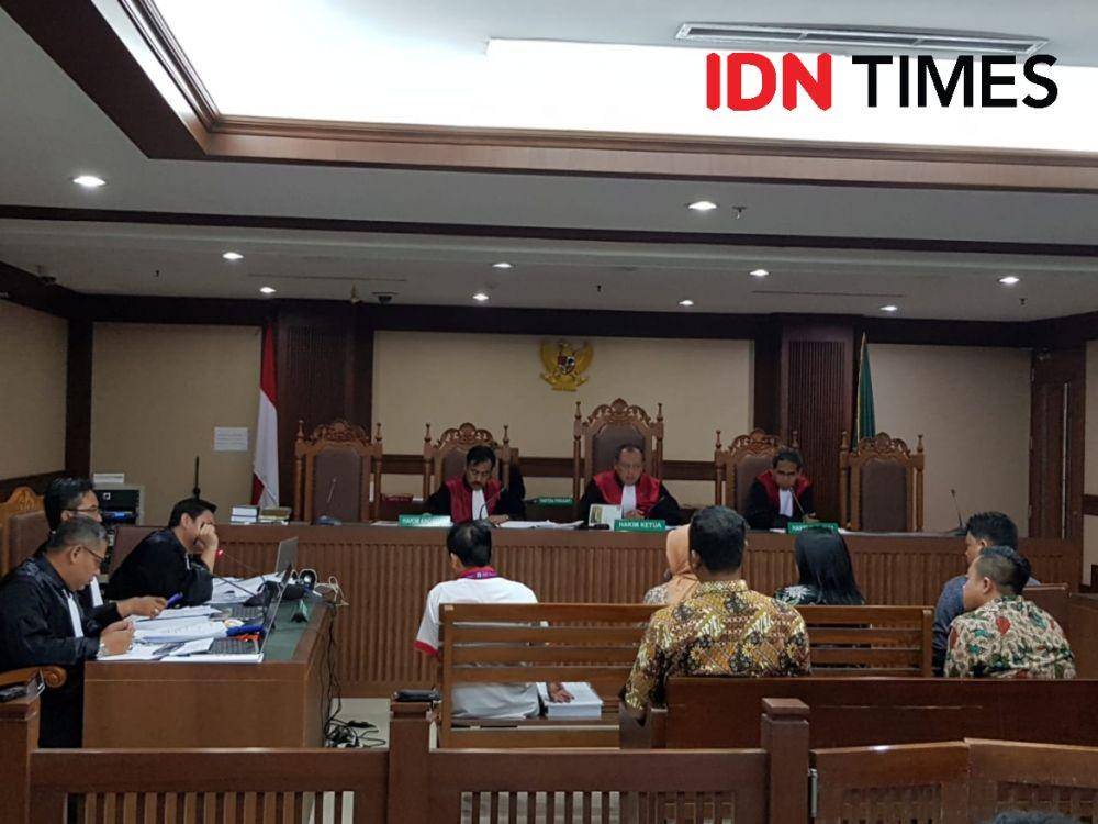 (Suasana persidangan Sekjen KONI Ending Fuad Hamidy) IDN Times/Santi Dewi