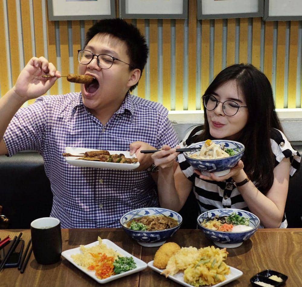 Bikin Baper, Ini 10 Potret Pasangan Food Vlogger Ken dan Grat!