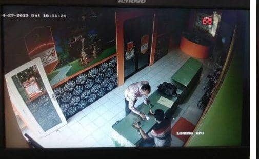 Jelang Rapat Pleno, Polres Pasang CCTV di Kantor KPU Lamongan