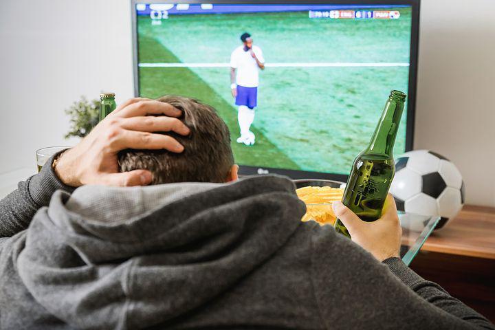 5 Hal Ini Jadi Suka dan Duka Pecinta Sepak Bola, Bener Gak?