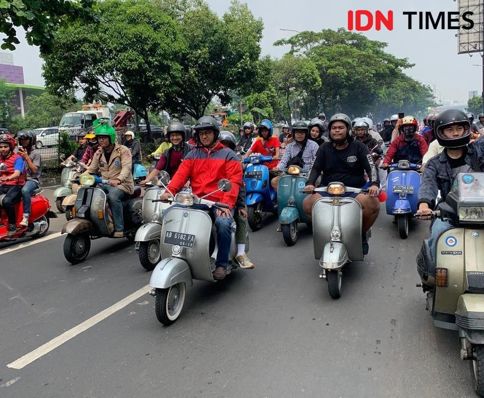 [FOTO] Keseruan Sunday Morning Ride di Indonesia Vespa Day 2019