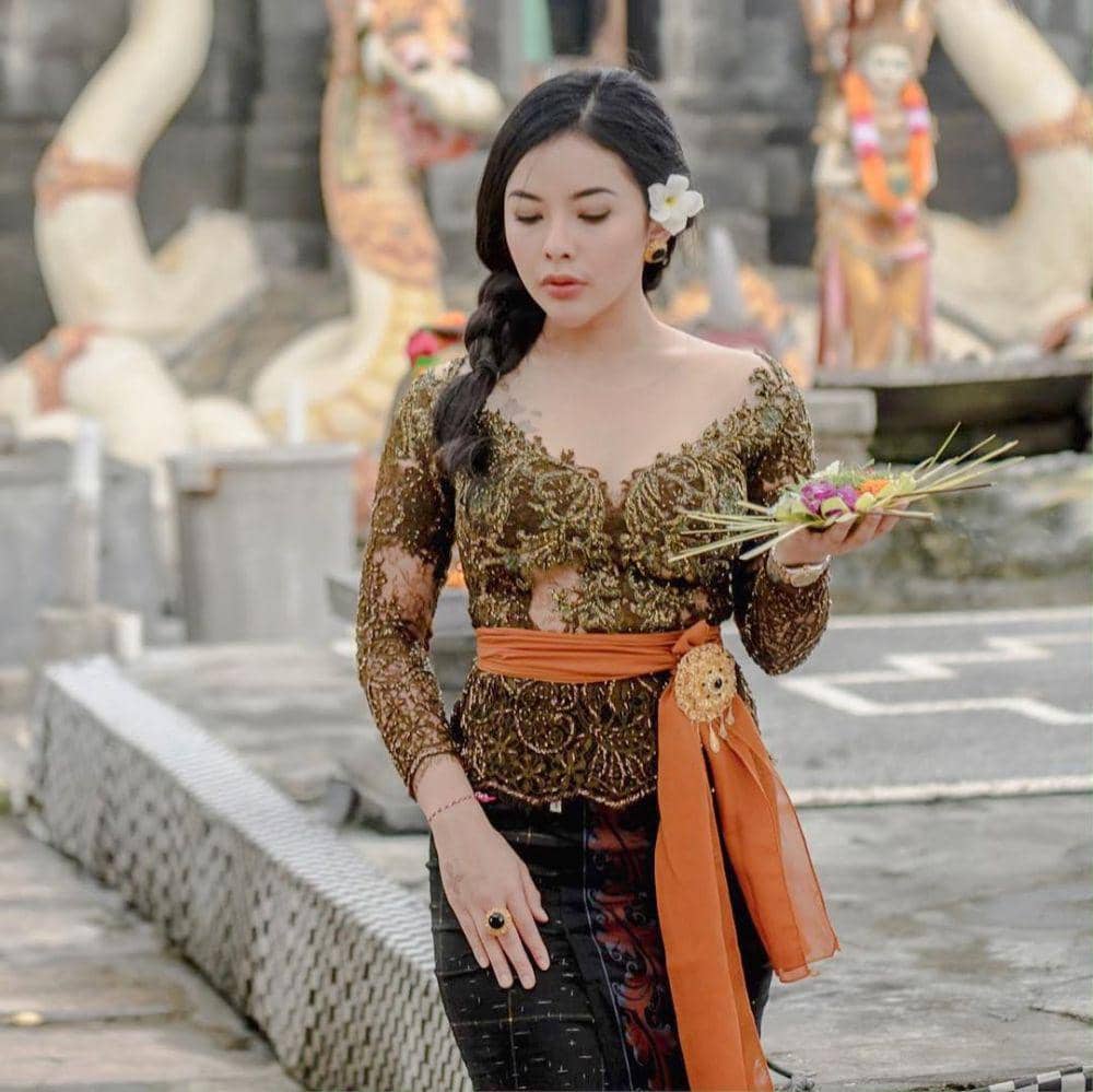 instagram.com/elviacerolline