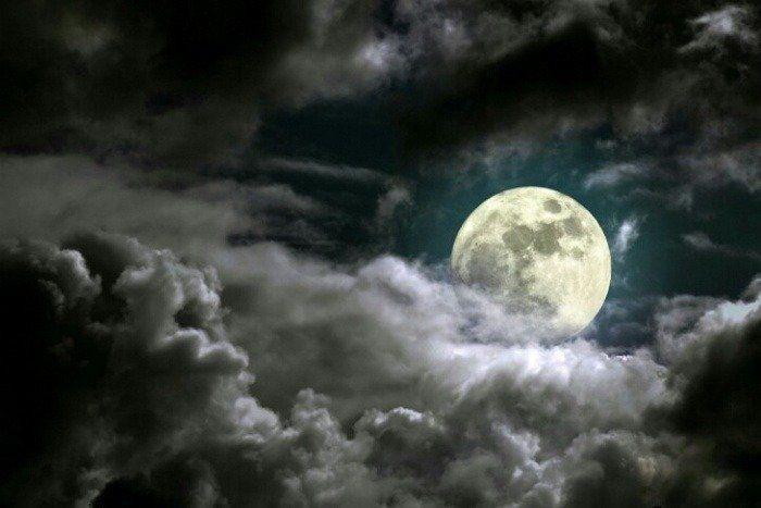 Siklus Bulan Memengaruhi Kita? Ini 7 Fakta Lunar Effect!
