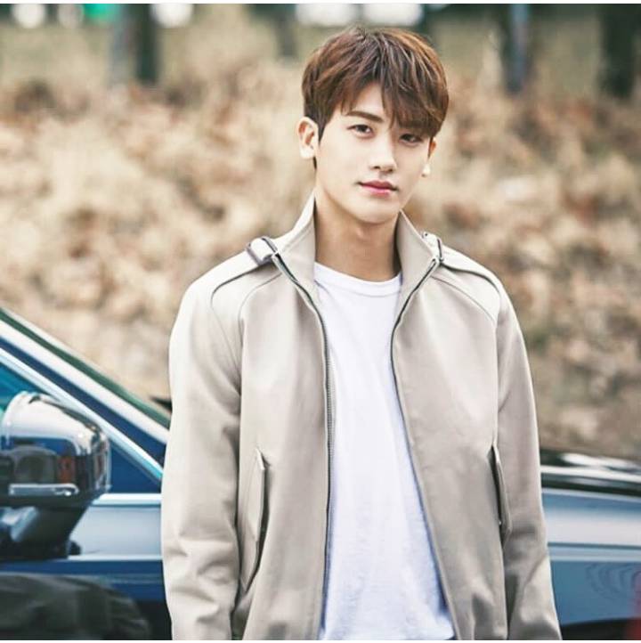 www.instagram.com/_park.hyung.sik_