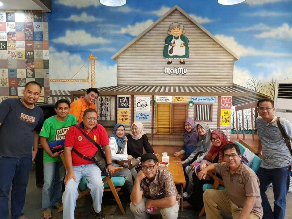 Makmu (instagram.com/makmusurabaya)