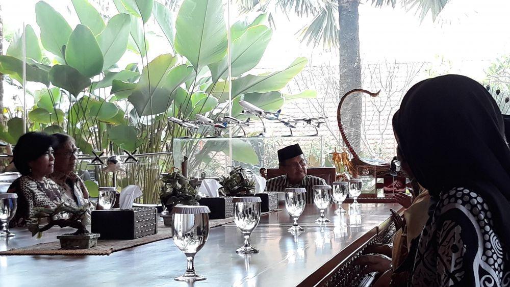 BJ Habibie: Manusia Produktif Belum Tentu Unggul dalam Globalisasi