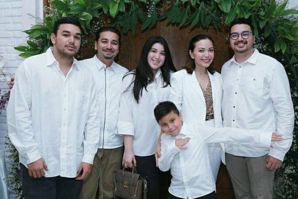 Sering Jadi Ayah di Sinetron, Ini Potret Harmonis Keluarga Umar Lubis