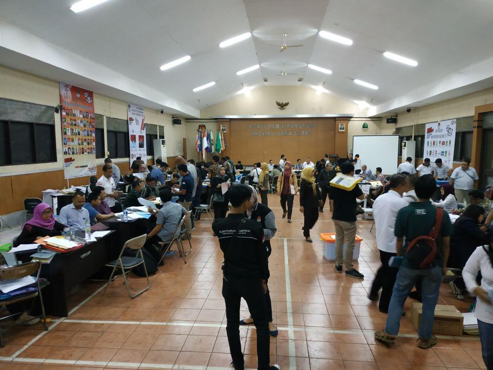 Unggul di Jabar, Saksi 02 Tolak Tandatangani Berkas Pengesahan Pilpres