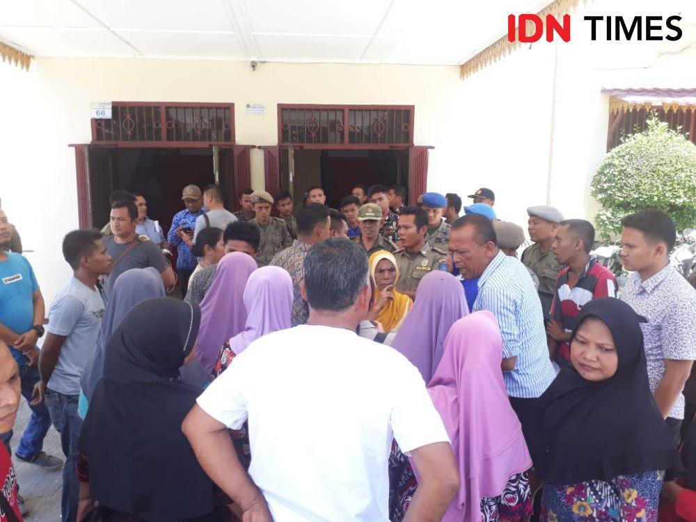 Belum Dapat Bantuan, Korban Ledakan Bom Sibolga Geruduk Kantor DPRD