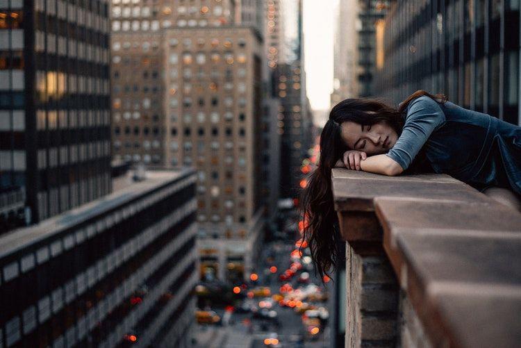 5 hal yang pasti kamu rasa saat dilanda rindu, namun tak bisa ber