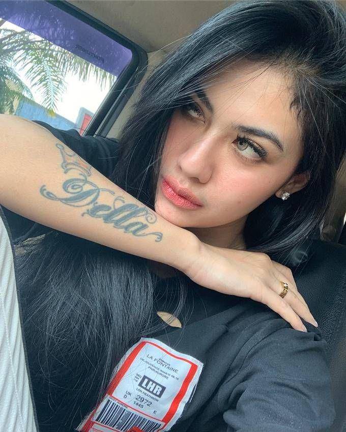 instagram.com/dellaperez/
