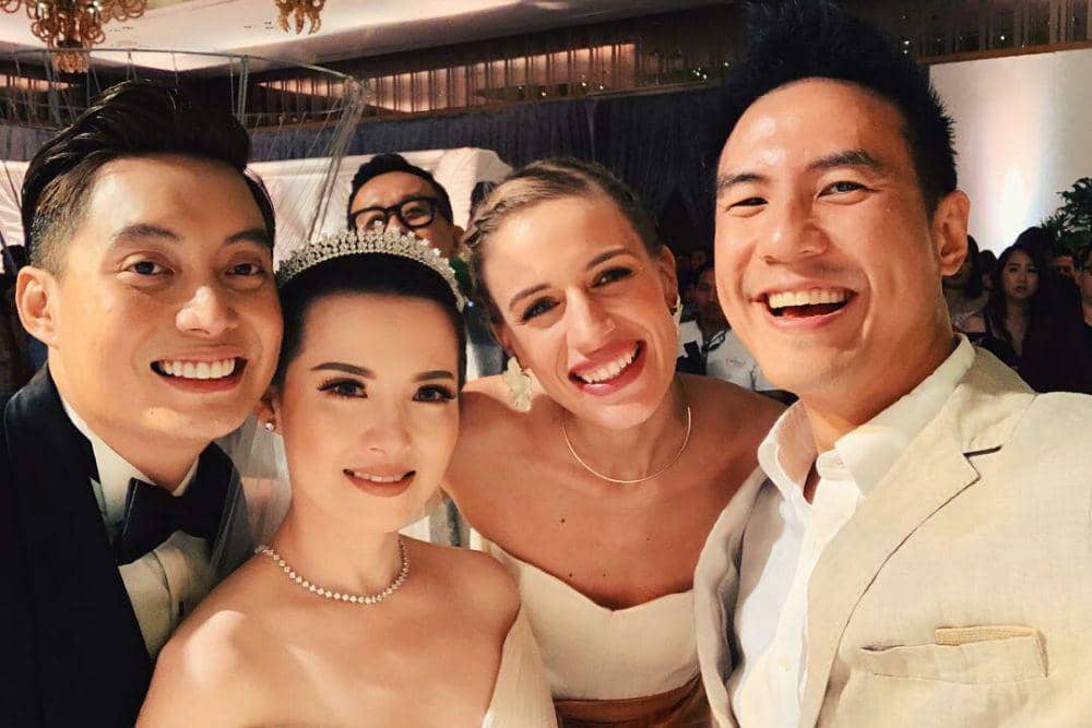 Jarang Terekspos, Ini 10 Potret Langka Daniel Mananta & Istri Bulenya