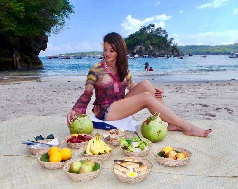 Instagram/farahquinnofficial