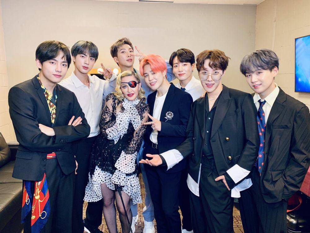 twitter.com/BTS_twt