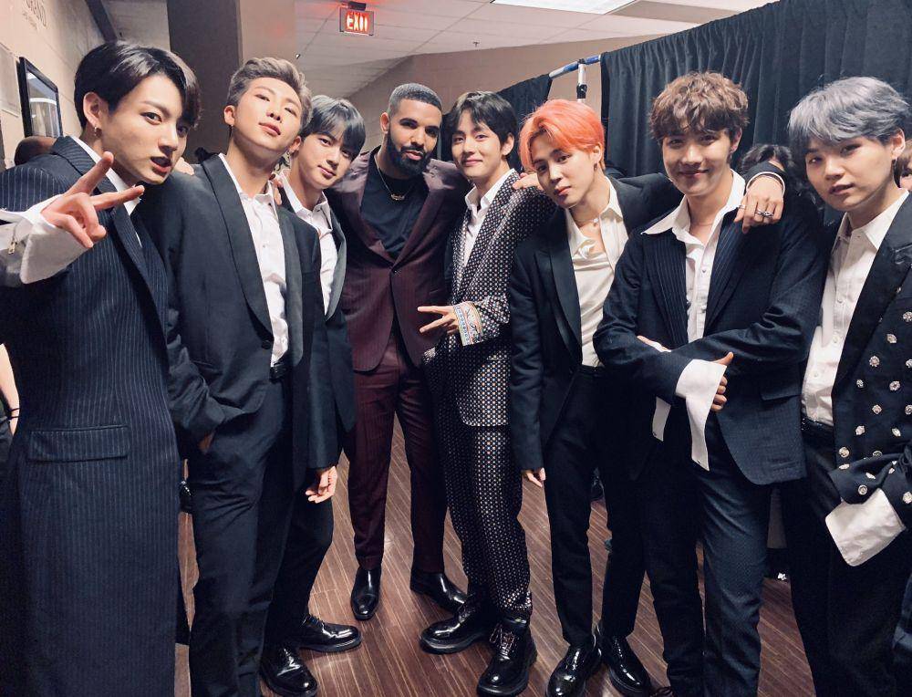 twitter.com/BTS_twt