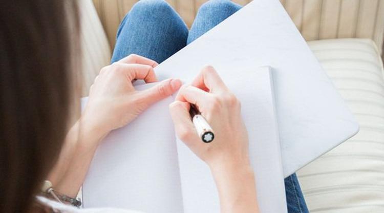 7 Orang ini Bisa Memberimu Inspirasi Dalam Menulis