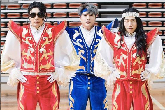 7 Fakta UV, Duo Komedian-Musisi Korea yang Doyan Pakai Rambut Palsu