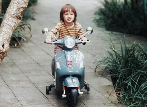 10 Outfit Bjorka, Anak Ringgo-Sabai yang Keren Abis Meski Masih Bocah