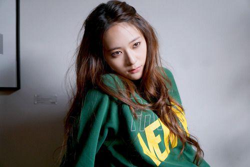 7 Idol Ini Sering Bikin Salah Paham Karena Punya Visual yang Jutek