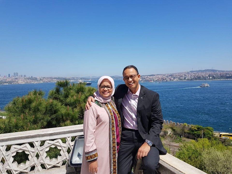 23 Tahun Menikah, Ini 7 Potret Romantis Anies Baswedan Bersama Istri