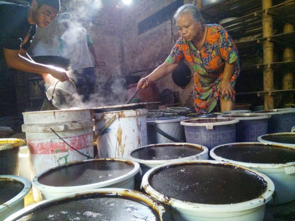 Produksi cincau hitam di Desa Jatisari, Kecamatan Geger, Kabupaten Madiun. IDN Times/ Nofika Dian Nugroho