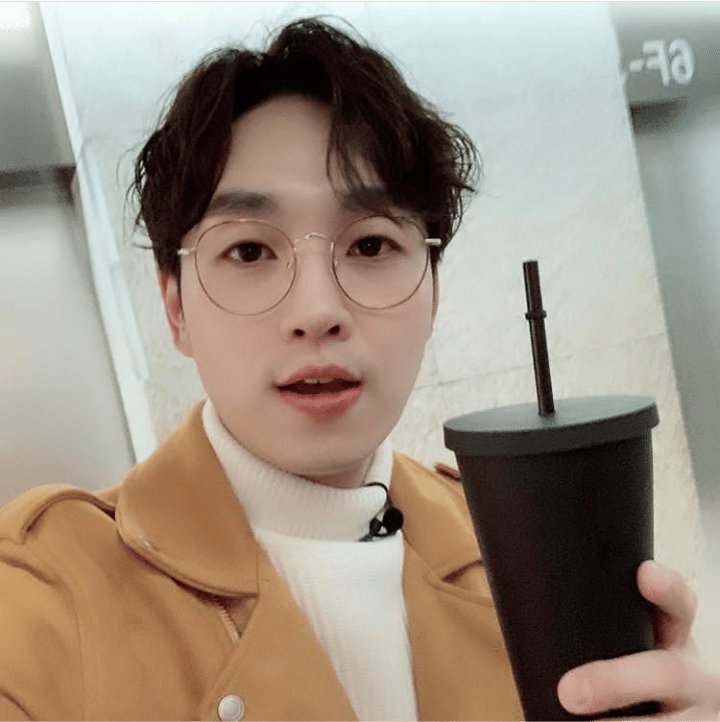 instagram.com/lee.seokhoon