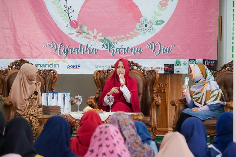 instagram.com/anisarahma_12