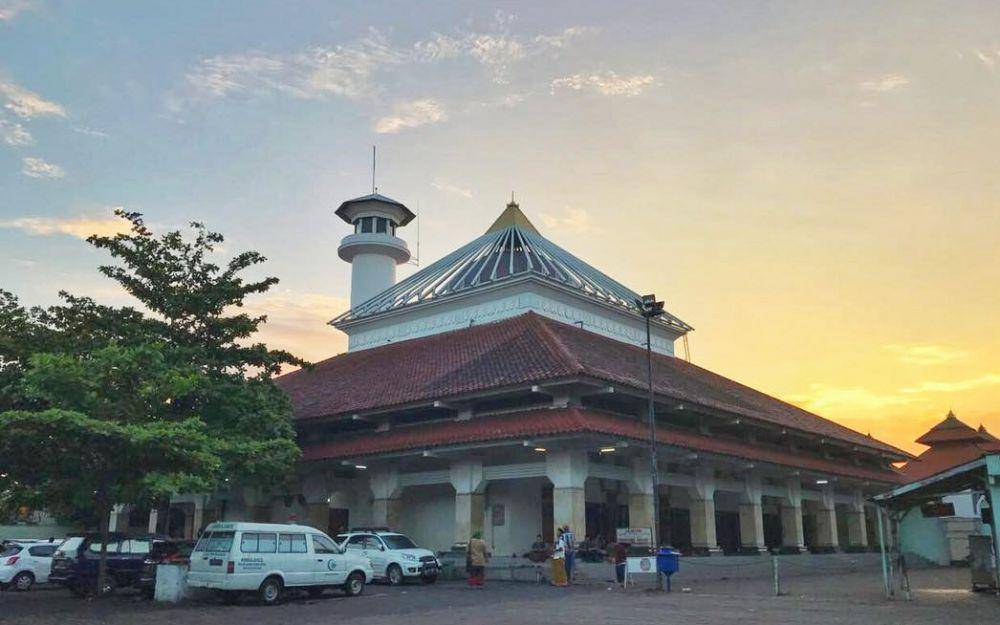 instagram.com/masjidampel
