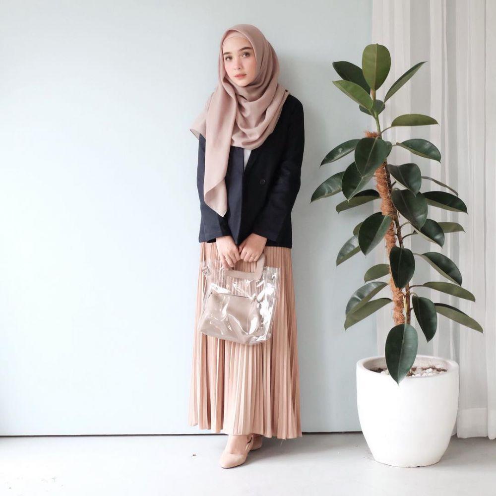 8 OOTD Manis Hamidah Rachmayanti yang Pas Buat Acara Buka Bersama
