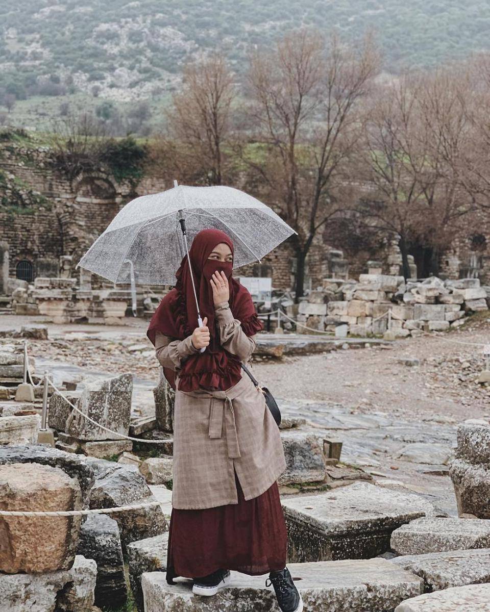 instagram.com/wardahmaulina_