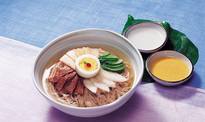 Resep Mul Naengmyeon, Mie dengan Kuah Es yang Lezatnya Bikin Nagih!