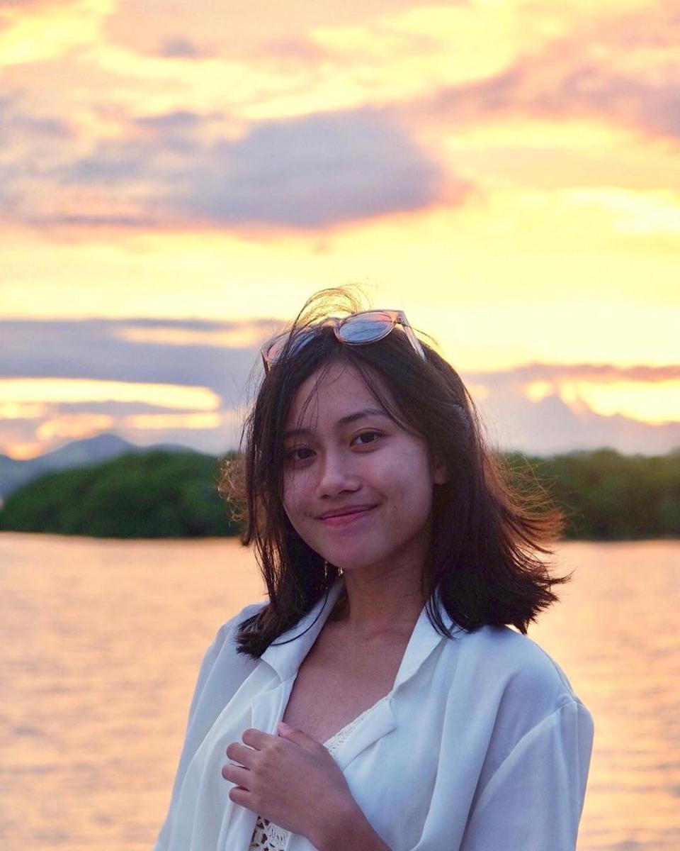 10 Potret Manis Ratih Pradnyaswari, Gadis Bali Bersuara Merdu