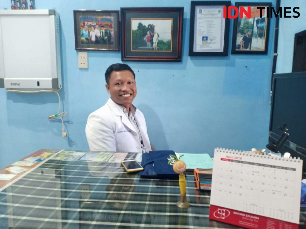 Heroik! Drg Maruli Buka Klinik Gigi Gratis untuk Pasien Disabilitas