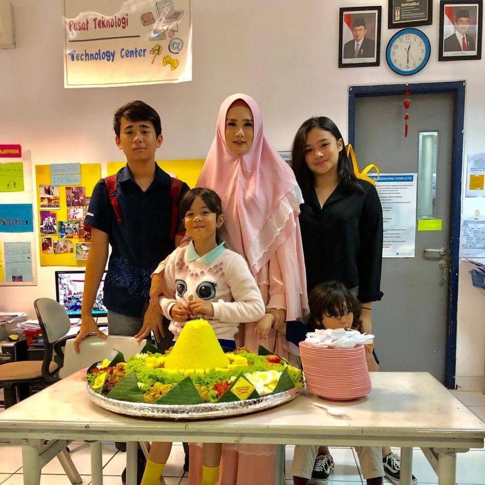 instagram.com/mulanjameela1