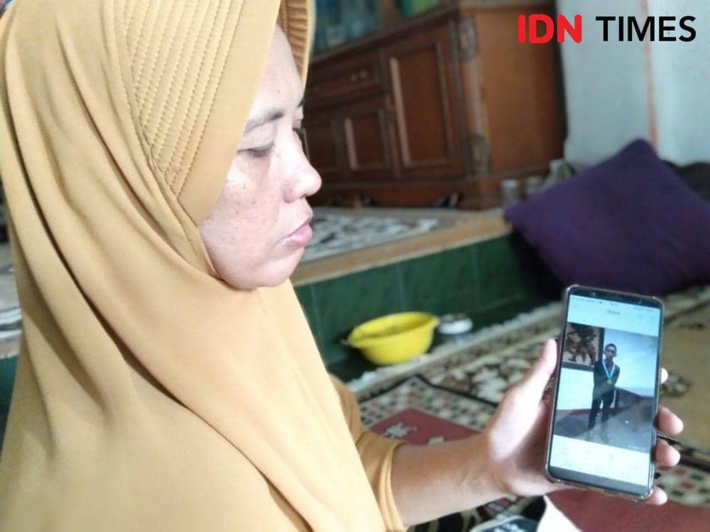 Ibu Danu Tirta Peluk Jasad Anaknya Saat Diautopsi