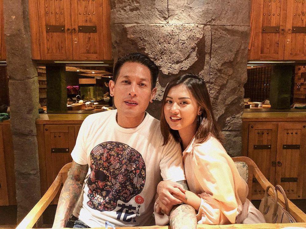 7 Pasangan Selebriti Ini Jadian Berkat Ajang Pencarian Bakat